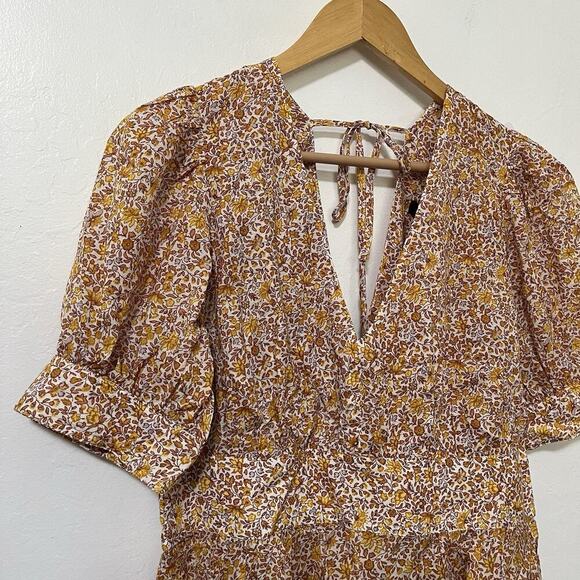 J. Crew Puff Sleeve Ditsy Floral V Neck Top Size 12 Scattered Blooms Prairie NWT - Picture 3 of 6